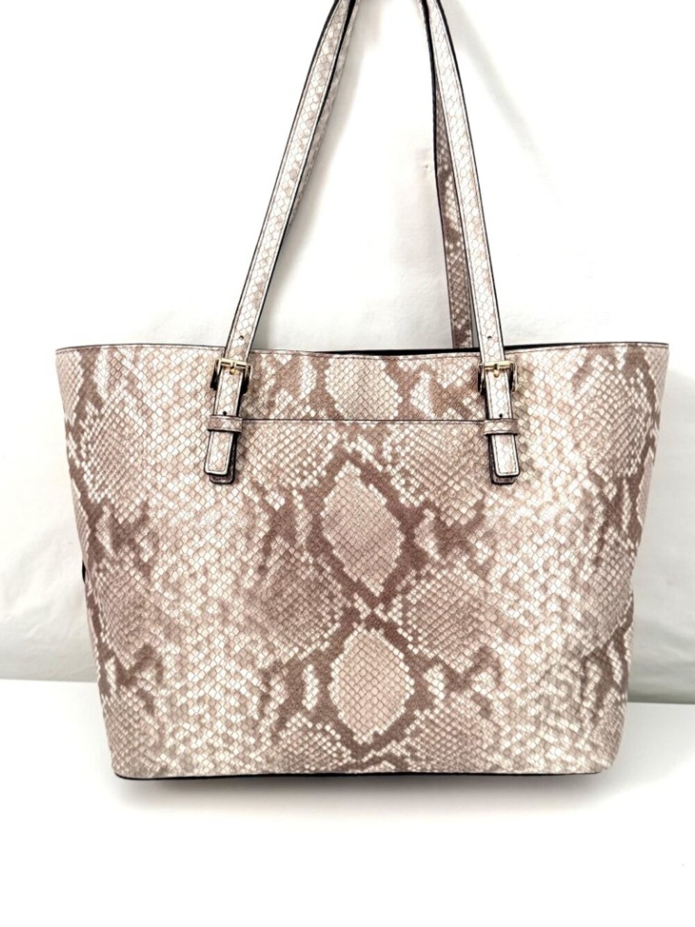 ๐ Michael Kors Large Python-Embossed Tote & Wallet Set ๐ - Picture 3 of 14